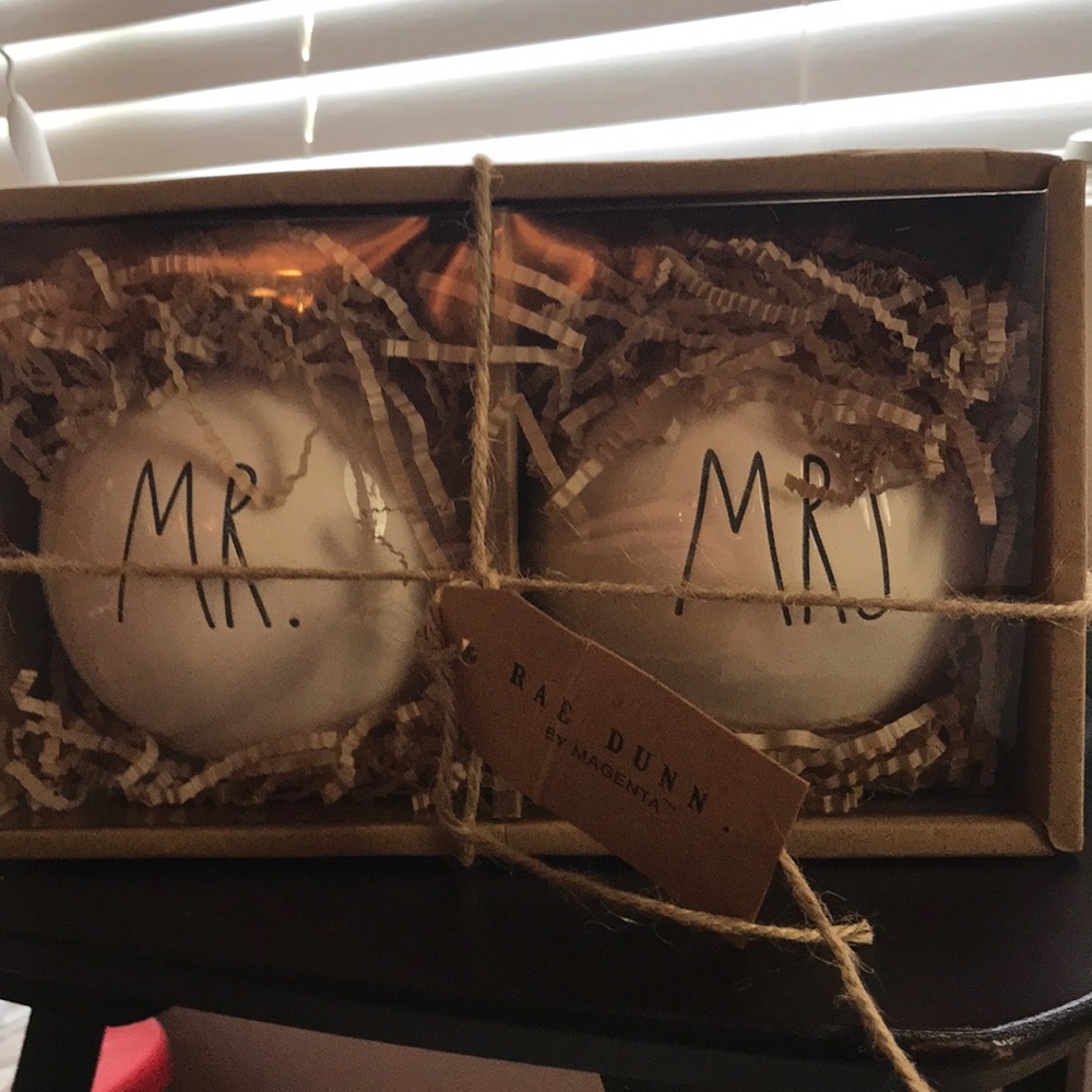 Rae Dunn MR & MRS ORNAMENTS SET